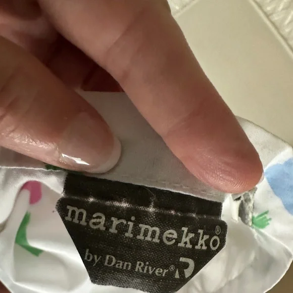 Vintage Pair of Marimekko “Snow Flower” King Pillowcases by Dan River - Picture 2 of 3